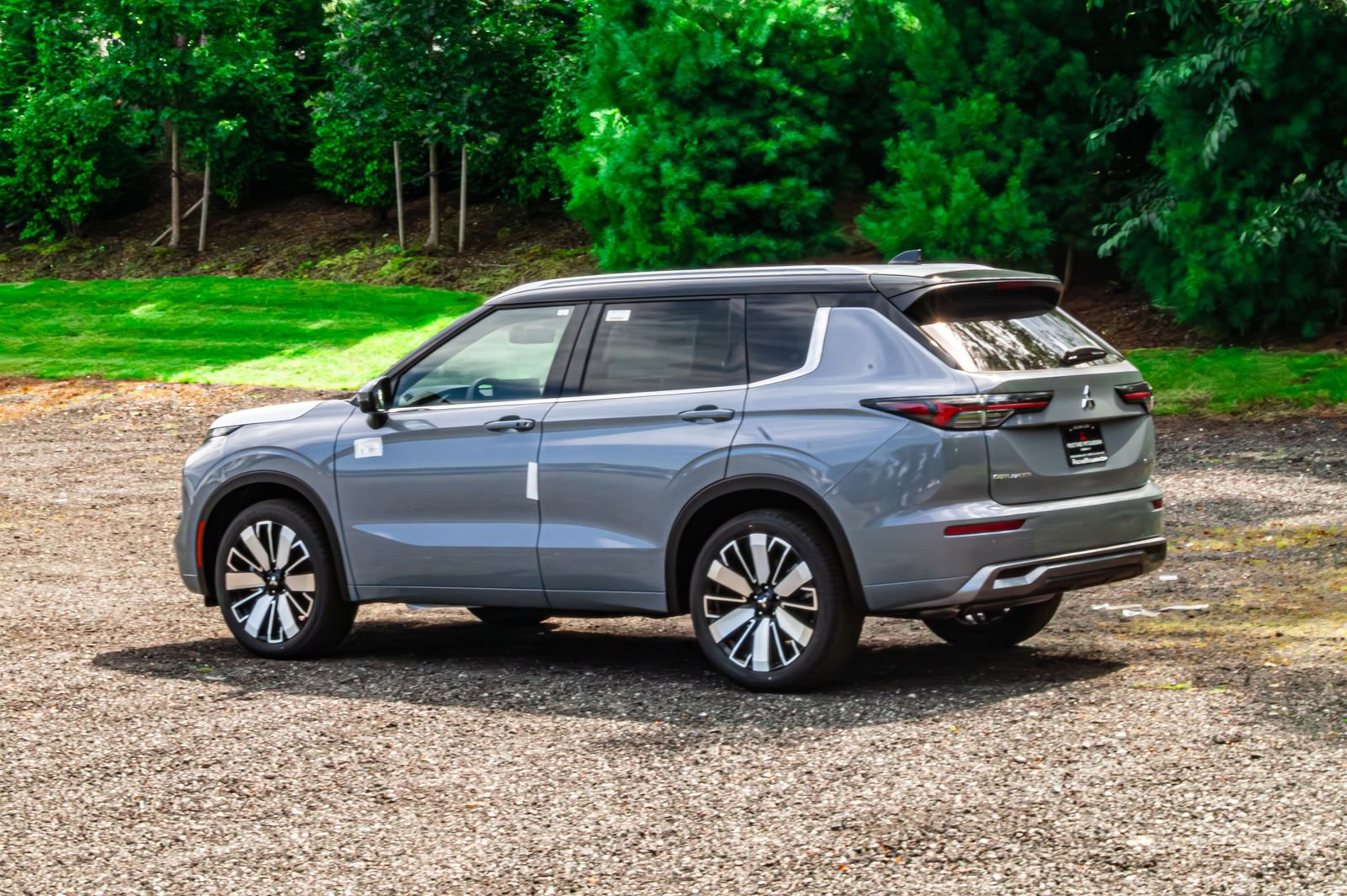 New 2025 Mitsubishi Outlander SEL image 5