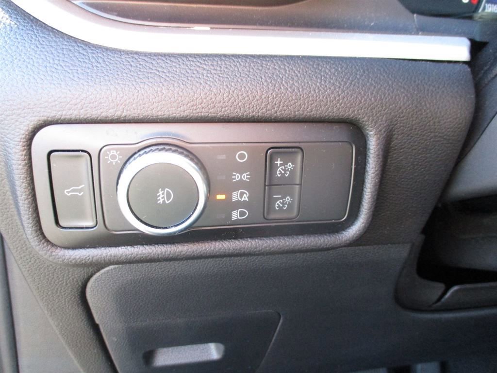 Used 2024 Ford Explorer XLT w/ Equipment Group 202A image 18