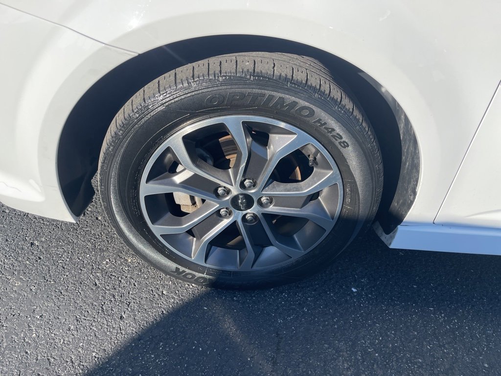 Used 2019 Chevrolet Sonic LT w/ RS Package image 4