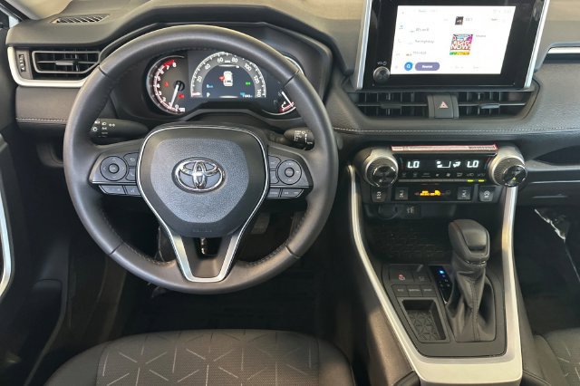 Certified 2025 Toyota RAV4 XLE w/ Convenience Package FWD image 18
