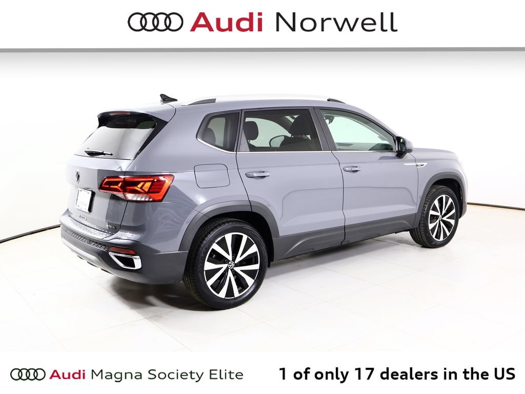 Used 2023 Volkswagen Taos SE AWD/4WD image 16