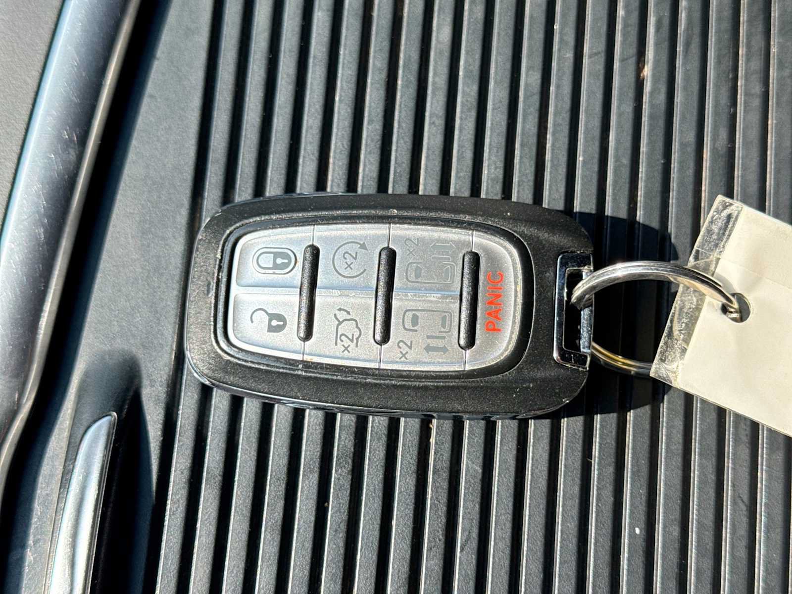 Used 2018 Chrysler Pacifica Touring-L Plus FWD image 35