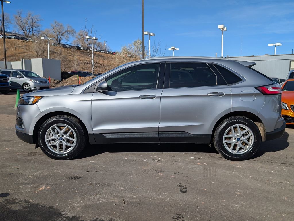 Used 2022 Ford Edge SEL w/ Convenience Package image 4