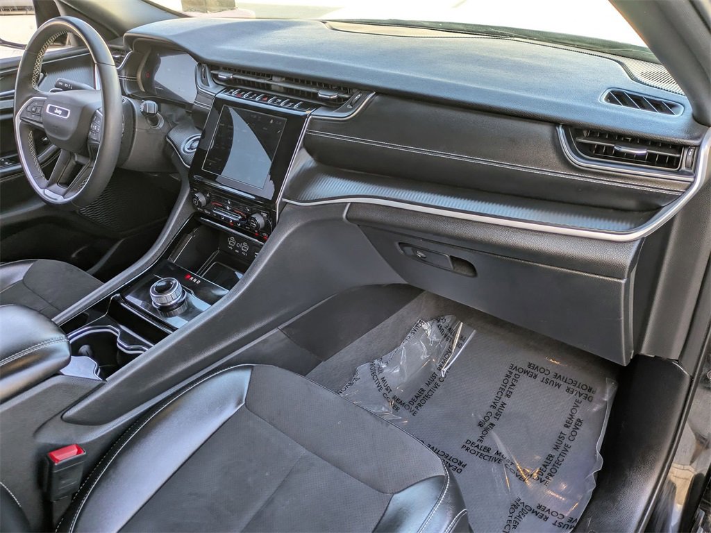 Used 2023 Jeep Grand Cherokee Altitude image 29