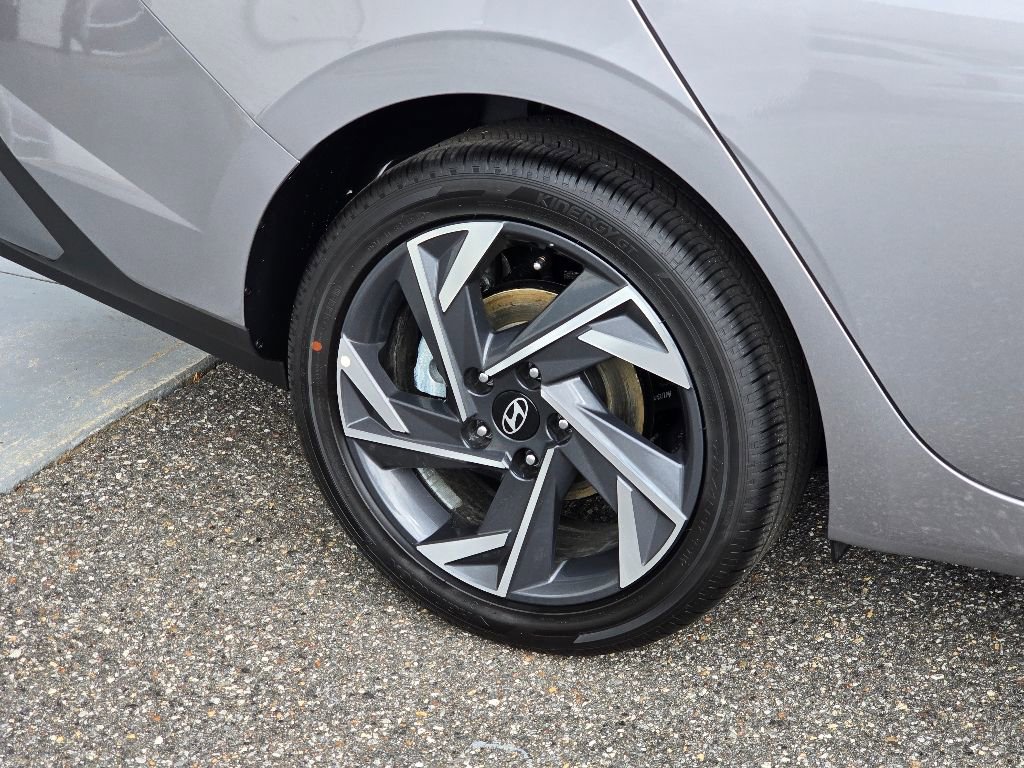 New 2025 Hyundai Elantra SEL image 28