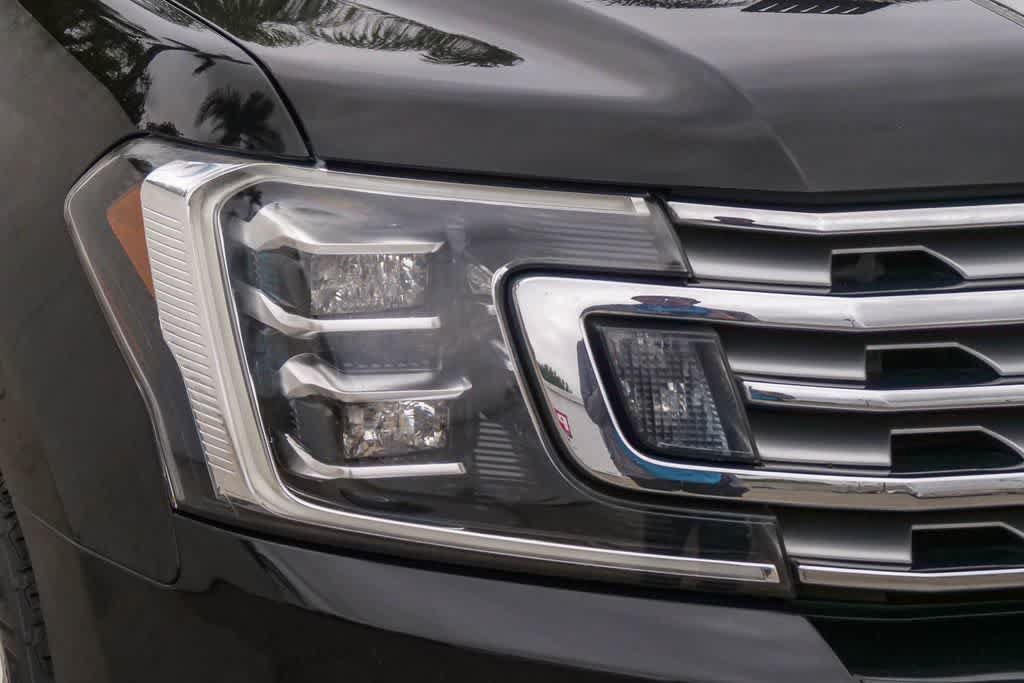 Used 2019 Ford Expedition Limited w/ Equipment Group 302A AWD/4WD image 4