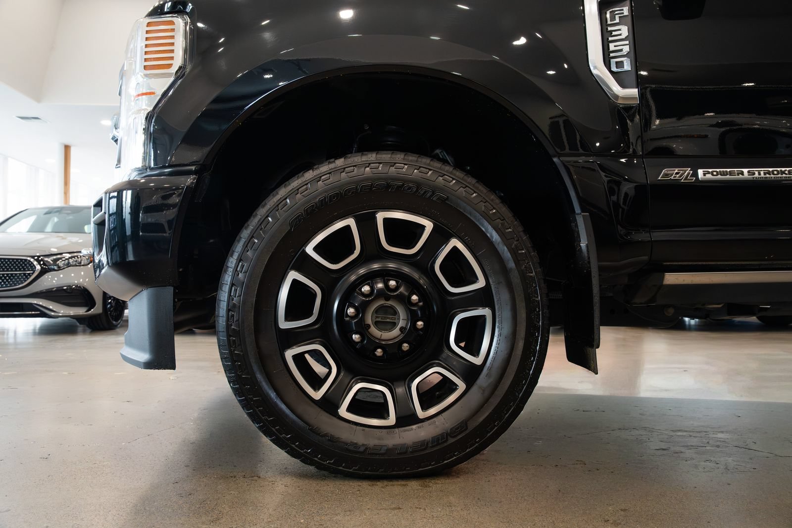 Used 2021 Ford F350 Limited w/ FX4 Off-Road Package AWD/4WD image 7