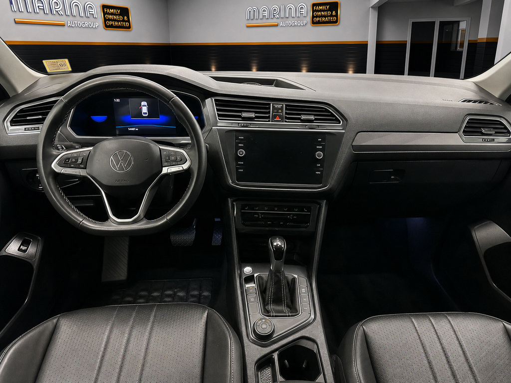 Used 2023 Volkswagen Tiguan SE AWD/4WD image 2