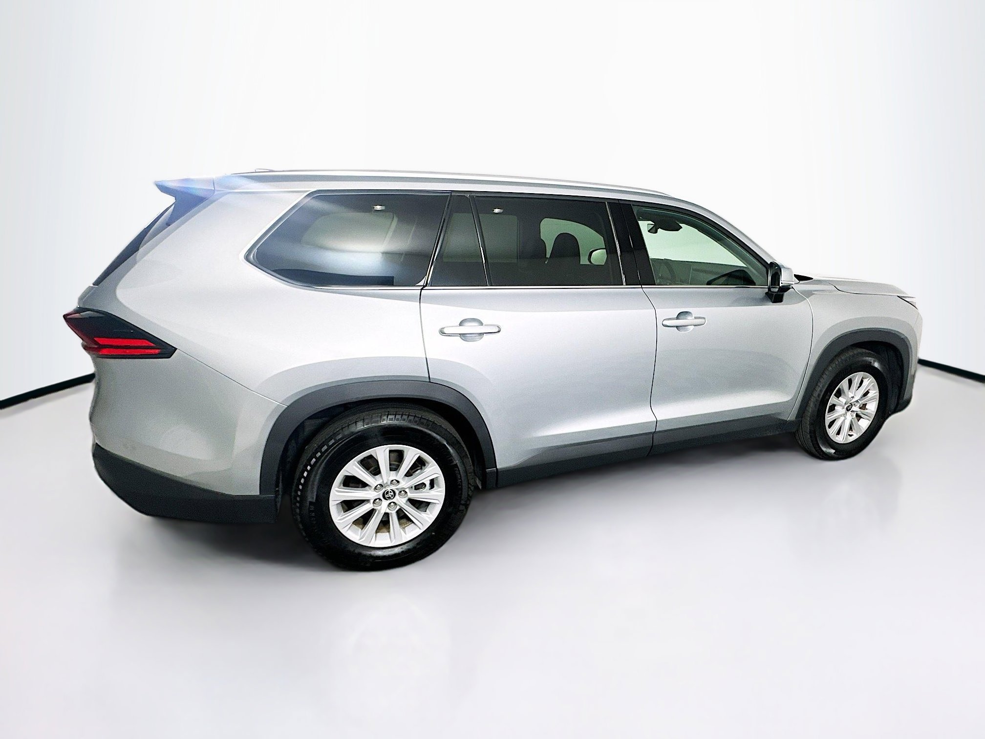 Used 2025 Toyota Grand Highlander AWD image 10