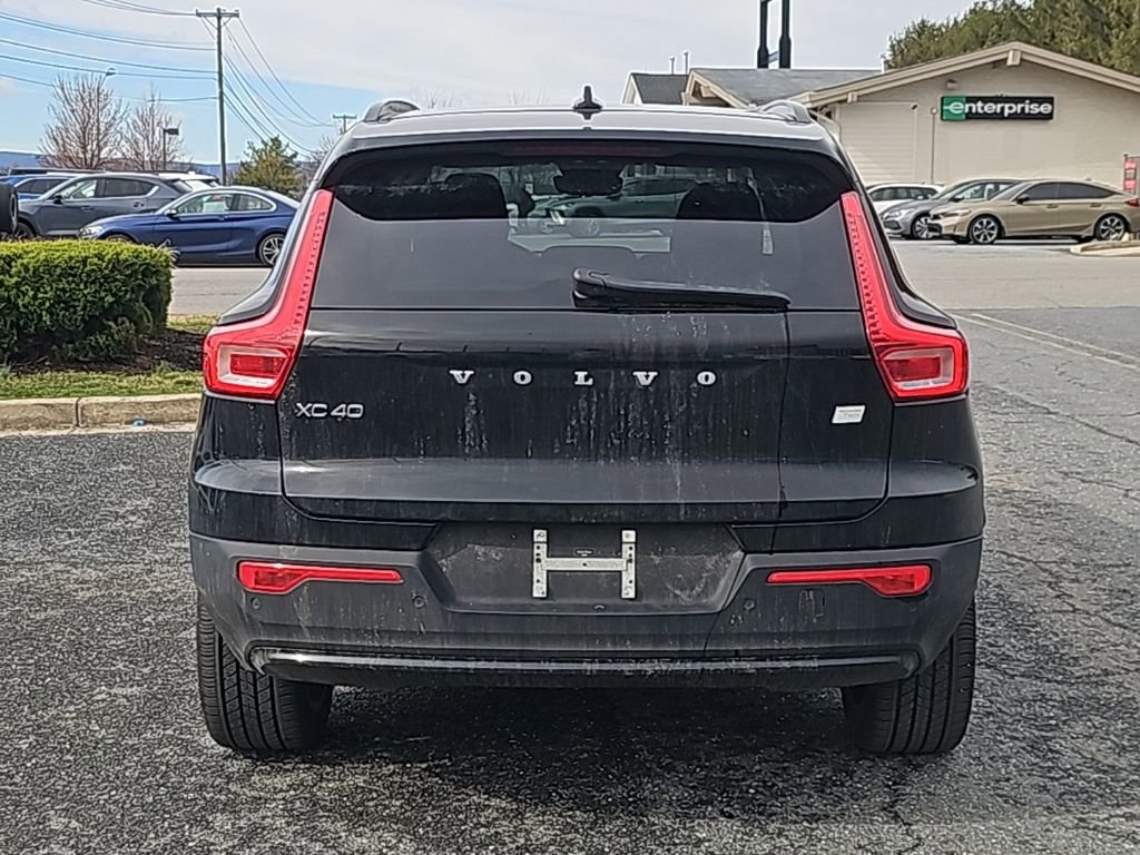 Used 2023 Volvo XC40 Recharge Core w/ Protection Package Premier image 13
