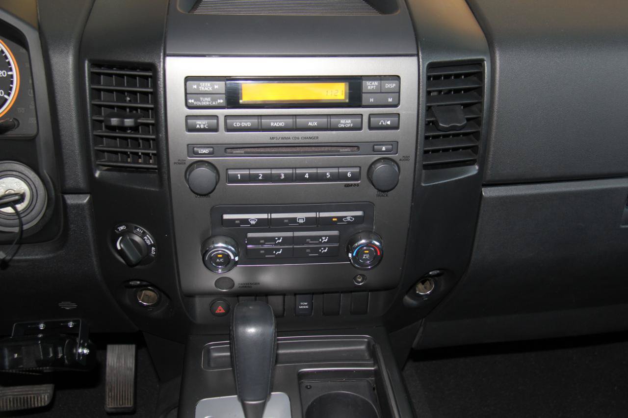 Used 2008 Nissan Titan SE AWD/4WD image 16