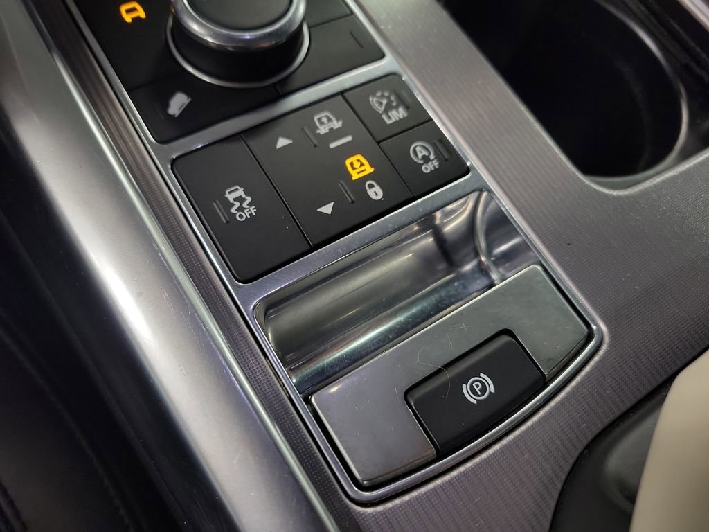 Used 2017 Land Rover Range Rover Sport HSE image 17