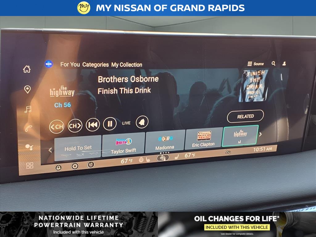 New 2025 Nissan Armada SL w/ Captain's Chari Seat Package image 21