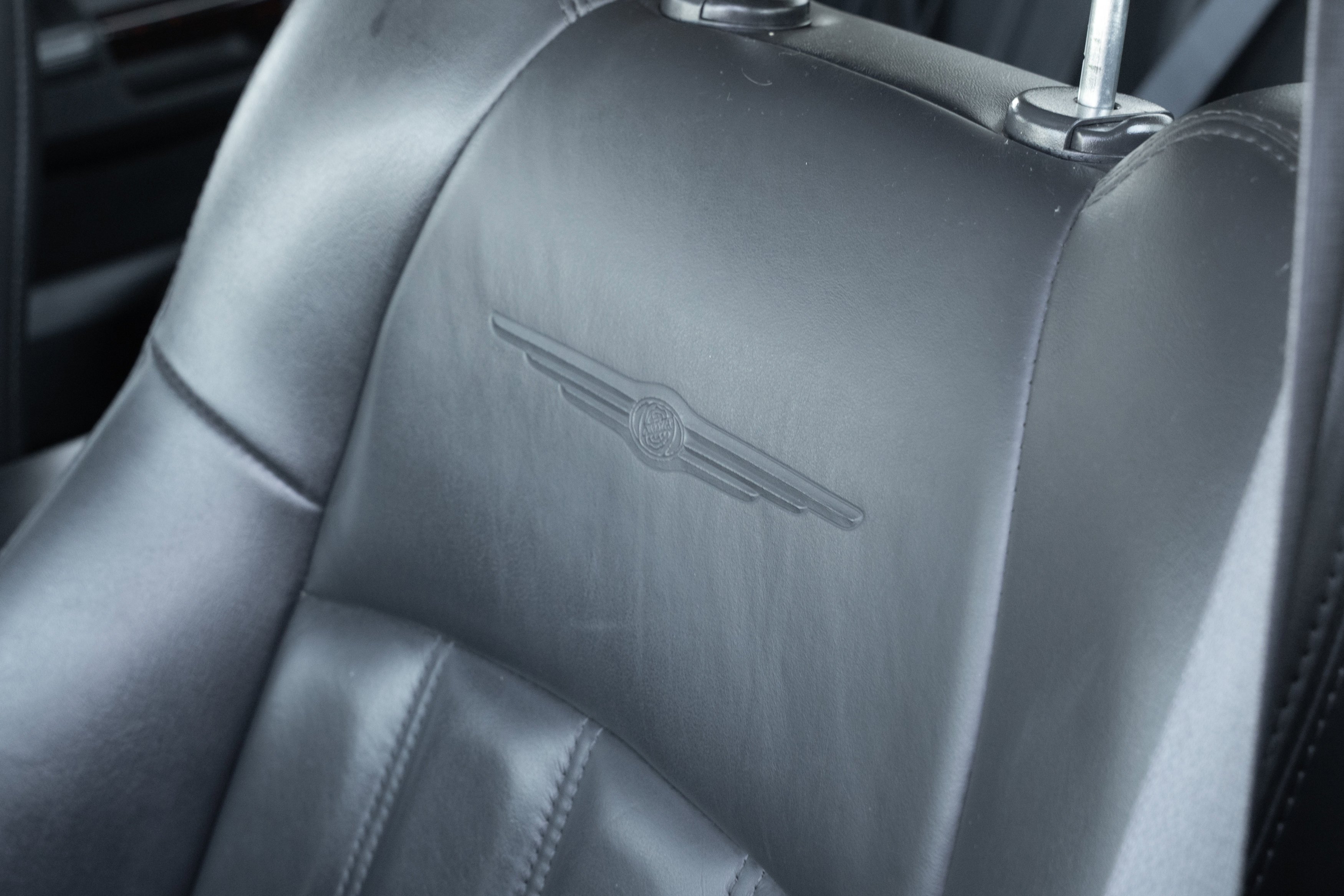 Used 2010 Chrysler 300 C image 20