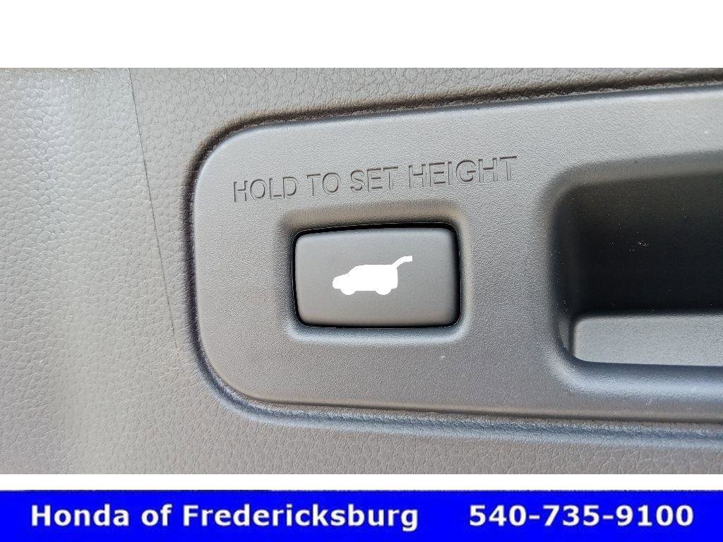 Certified 2025 Honda Pilot Touring image 41