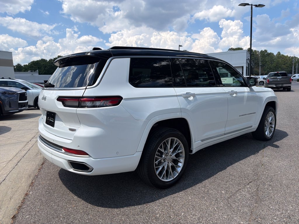 Used 2024 Jeep Grand Cherokee L Summit AWD/4WD image 12