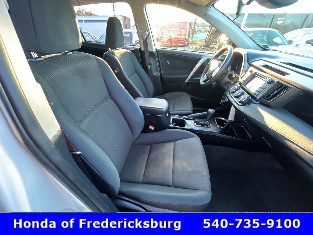 Used 2017 Toyota RAV4 LE image 32