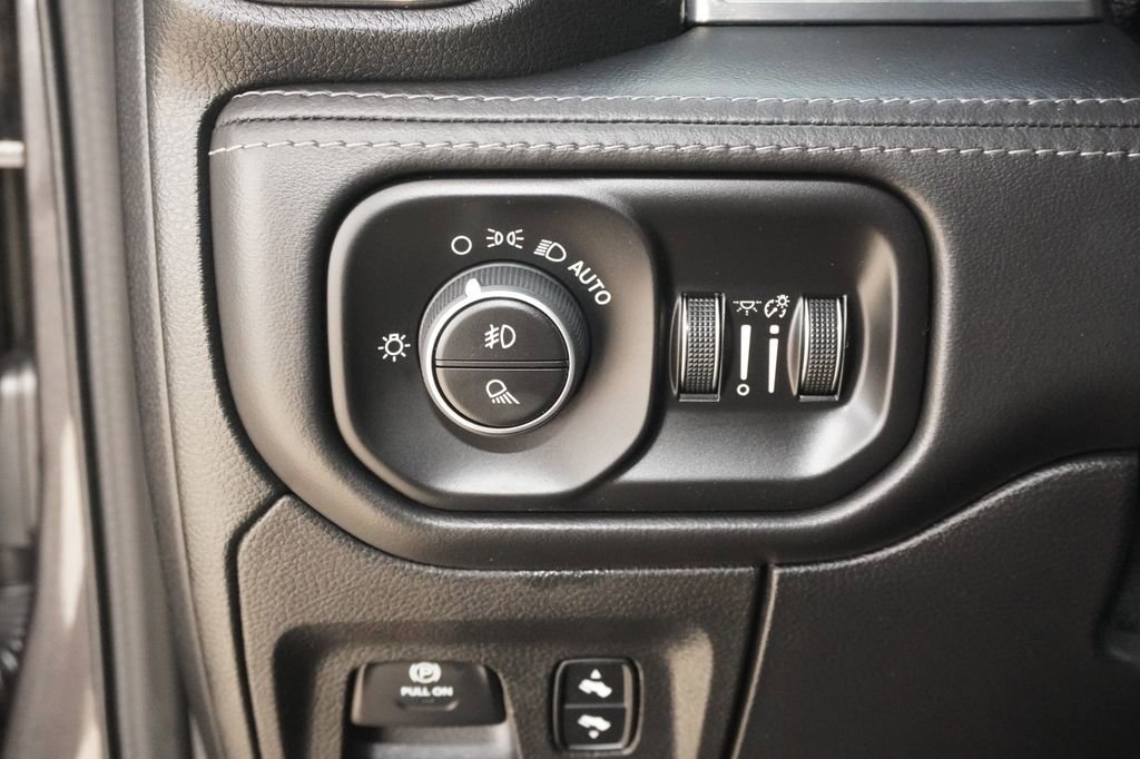 Used 2020 RAM 1500 Limited image 27