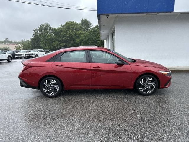 Certified 2025 Hyundai Elantra Sport FWD image 2