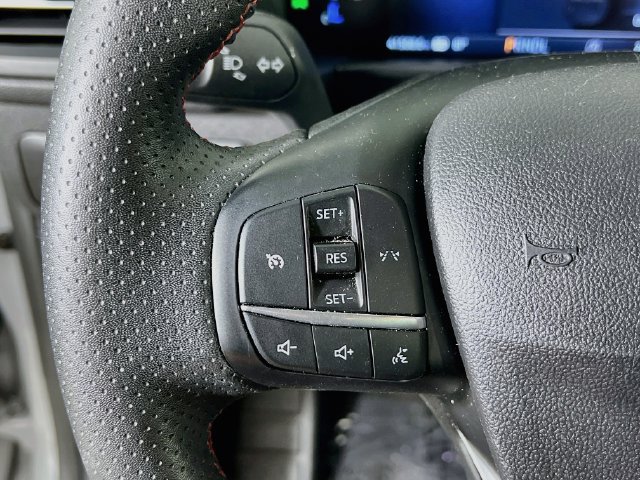 Used 2025 Ford Escape ST-Line AWD/4WD image 13