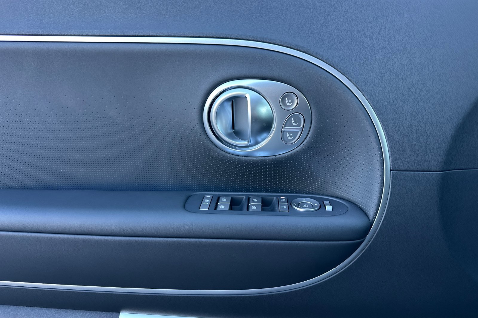 New 2026 Hyundai Ioniq 9 Calligraphy image 11