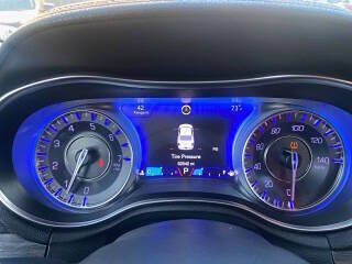Used 2019 Chrysler 300 Touring w/ Driver Convenience Group image 26