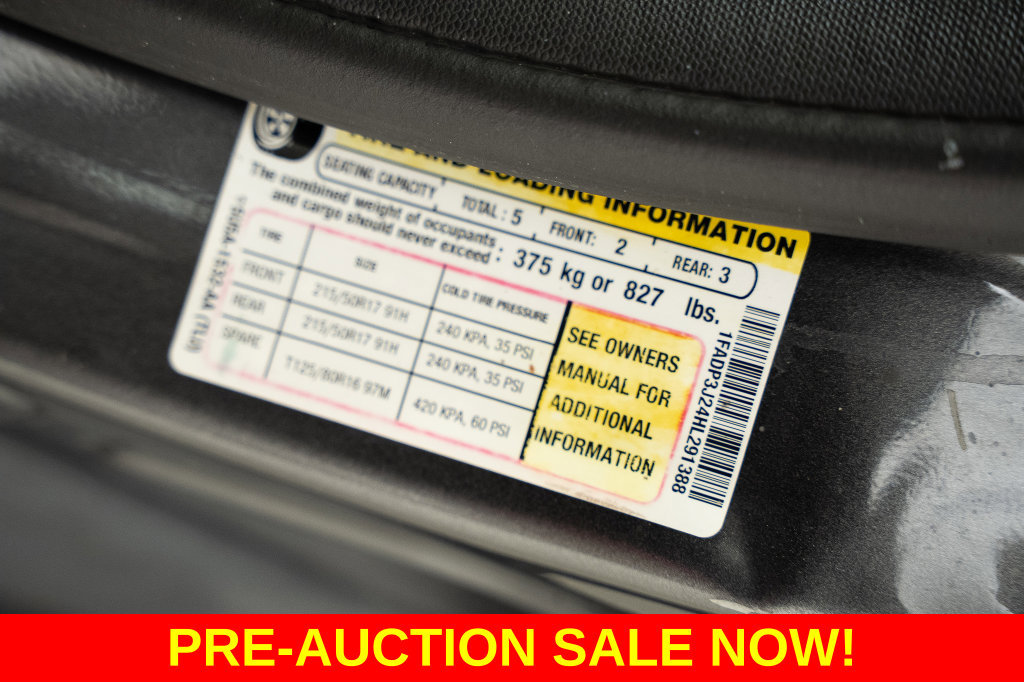 Used 2017 Ford Focus Titanium FWD image 37