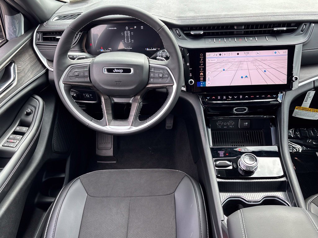 New 2027 Jeep Grand Cherokee Altitude AWD/4WD image 21