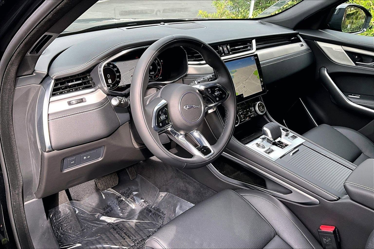 New 2025 Jaguar F-PACE R-Dynamic S image 4