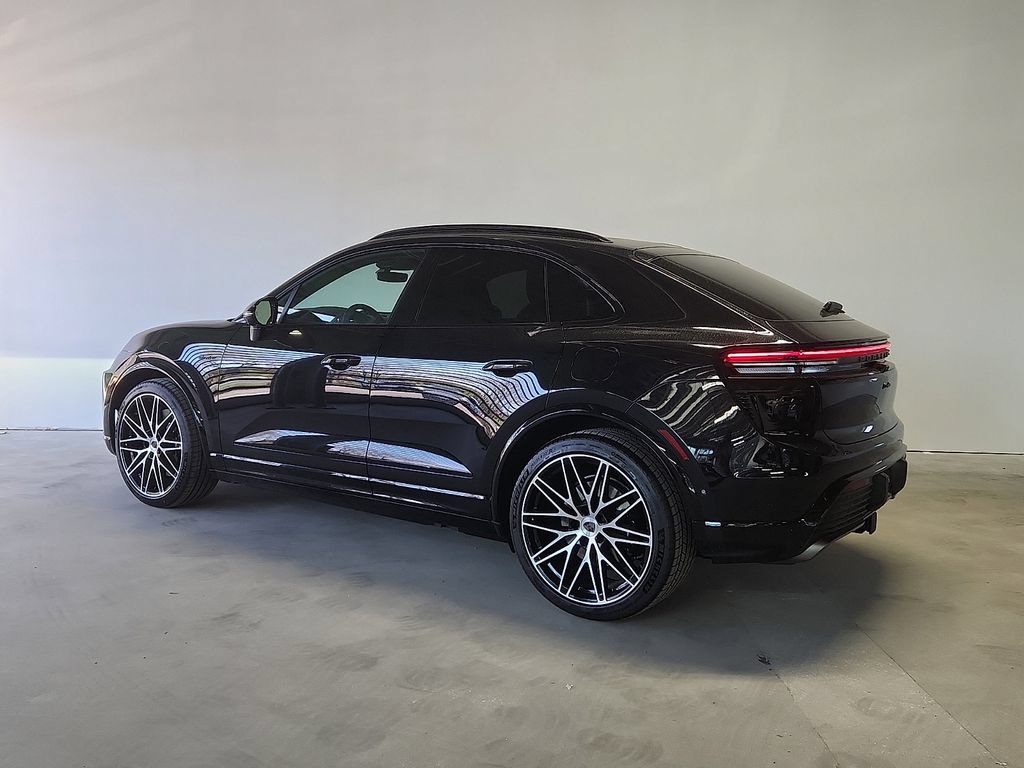 New 2026 Porsche Macan Turbo Electric AWD/4WD image 3