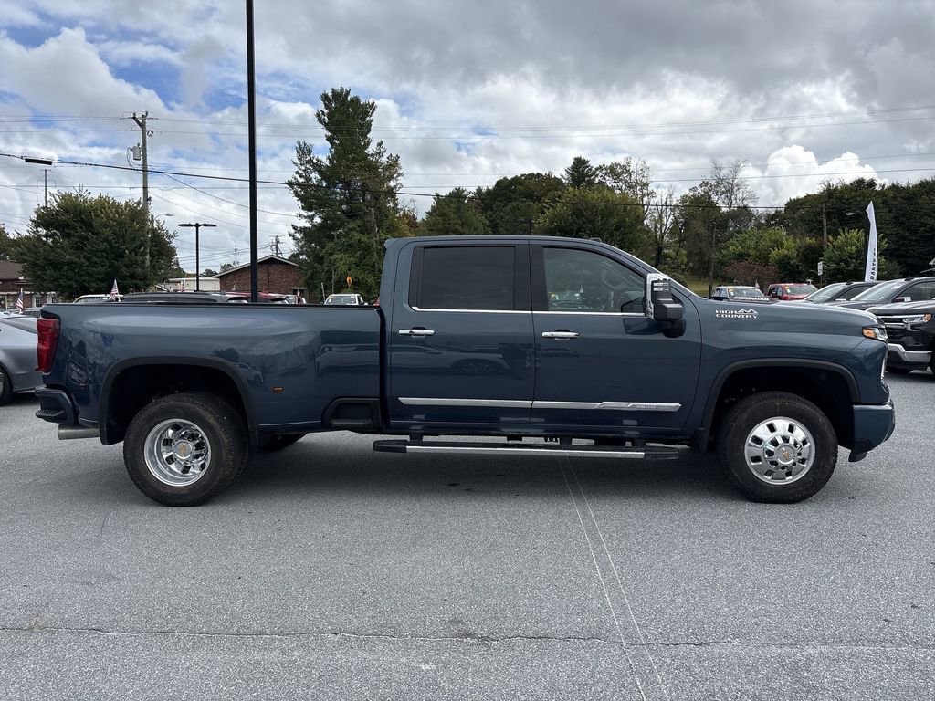 New 2026 Chevrolet Silverado 3500 High Country w/ Technology Package image 9