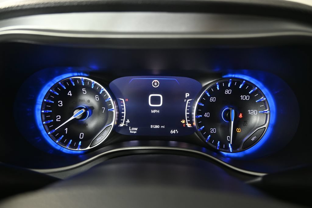 Used 2024 Chrysler Pacifica Touring FWD image 25