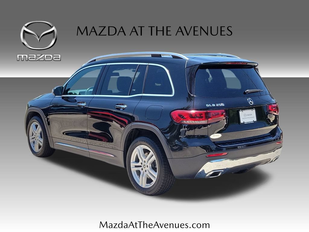 Used 2023 Mercedes-Benz GLB 250 4MATIC w/ Premium Package image 5