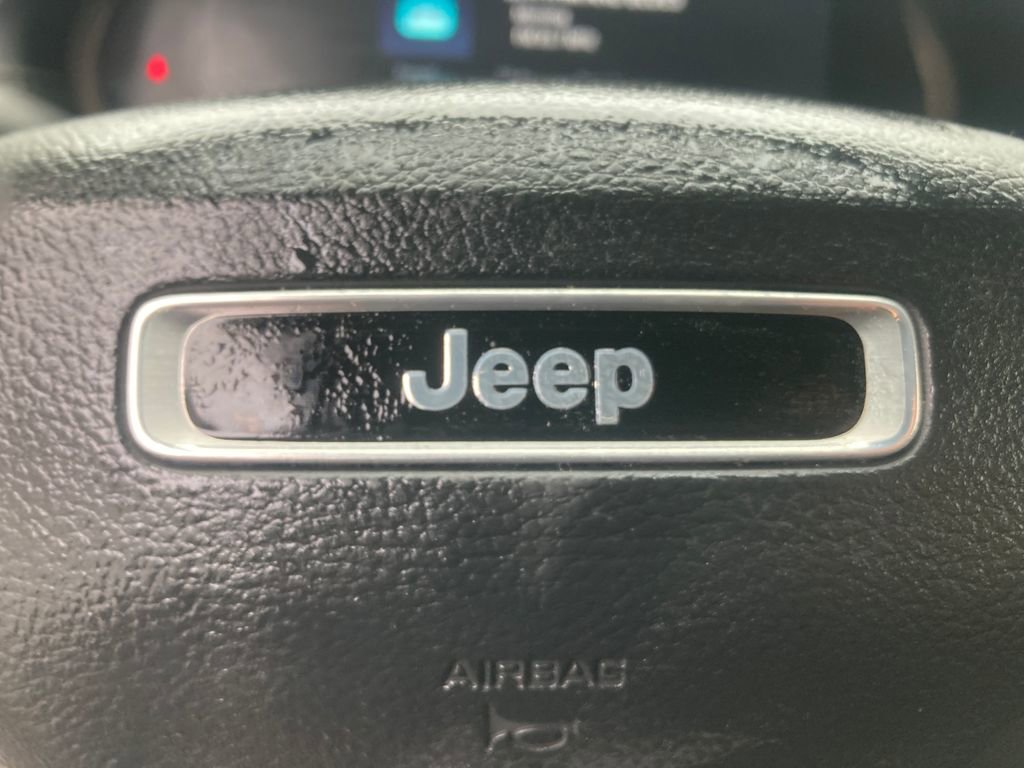 Used 2022 Jeep Grand Cherokee Limited image 26