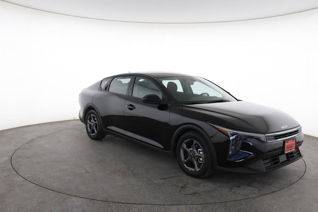 Used 2025 Kia K4 LXS image 2