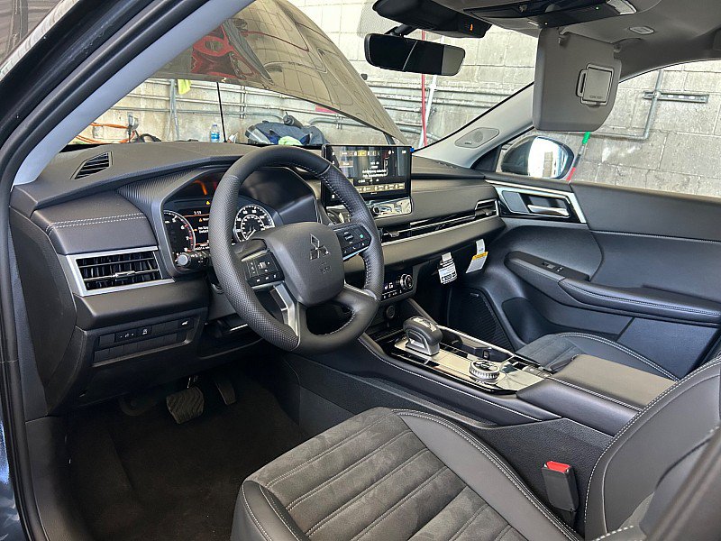 New 2026 Mitsubishi Outlander SE FWD image 18