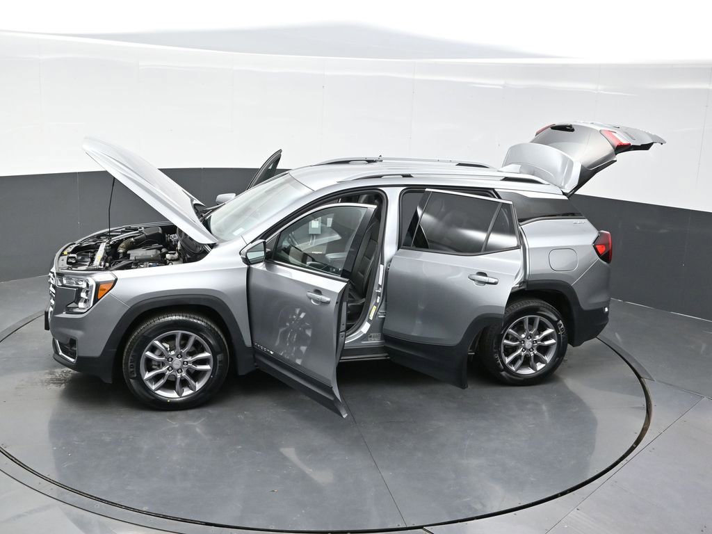 Used 2024 GMC Terrain SLT image 39