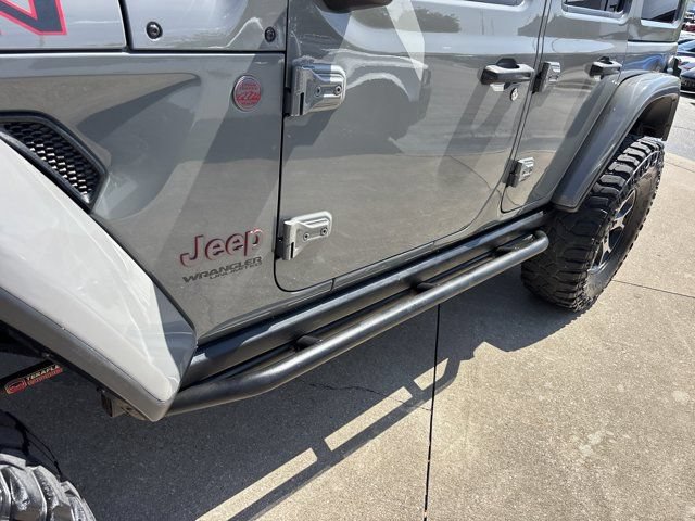Used 2018 Jeep Wrangler Unlimited Rubicon w/ Dual Top Group AWD/4WD image 17