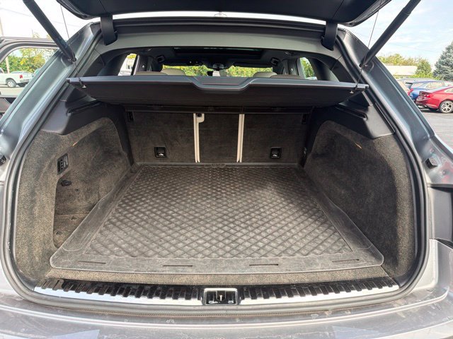 Used 2019 Bentley Bentayga AWD/4WD image 9