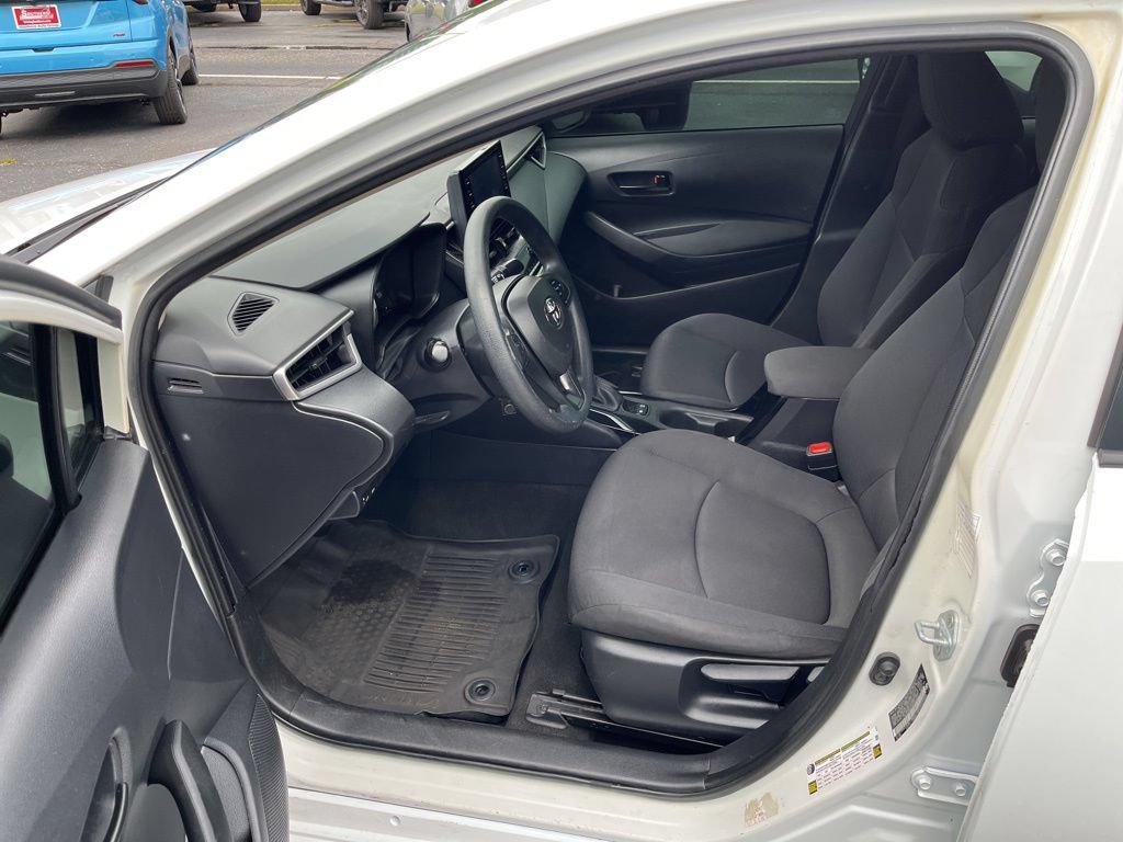 Used 2022 Toyota Corolla LE FWD image 19