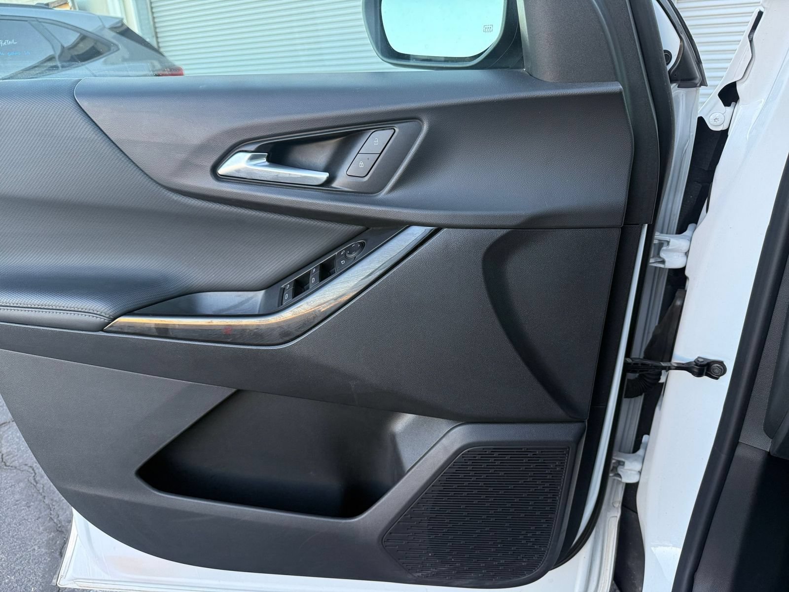 Used 2025 Chevrolet Equinox LT AWD/4WD image 18
