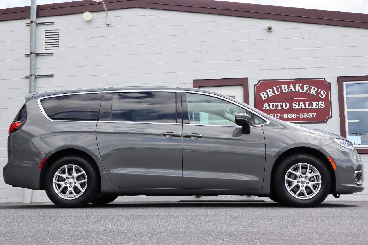 Used 2023 Chrysler Pacifica Touring-L