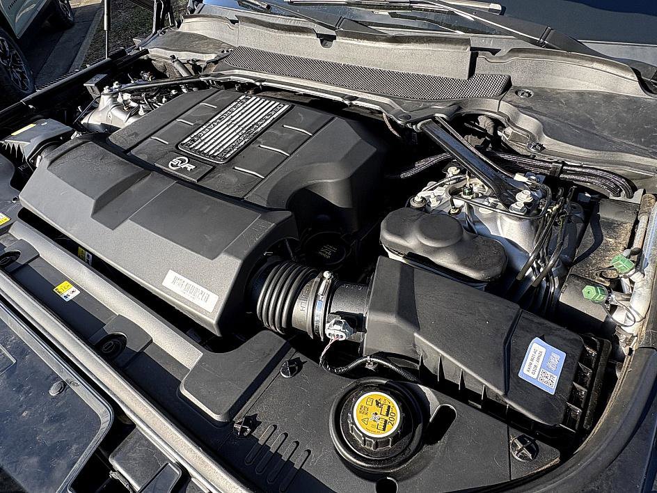 Used 2020 Land Rover Range Rover Sport SVR image 27
