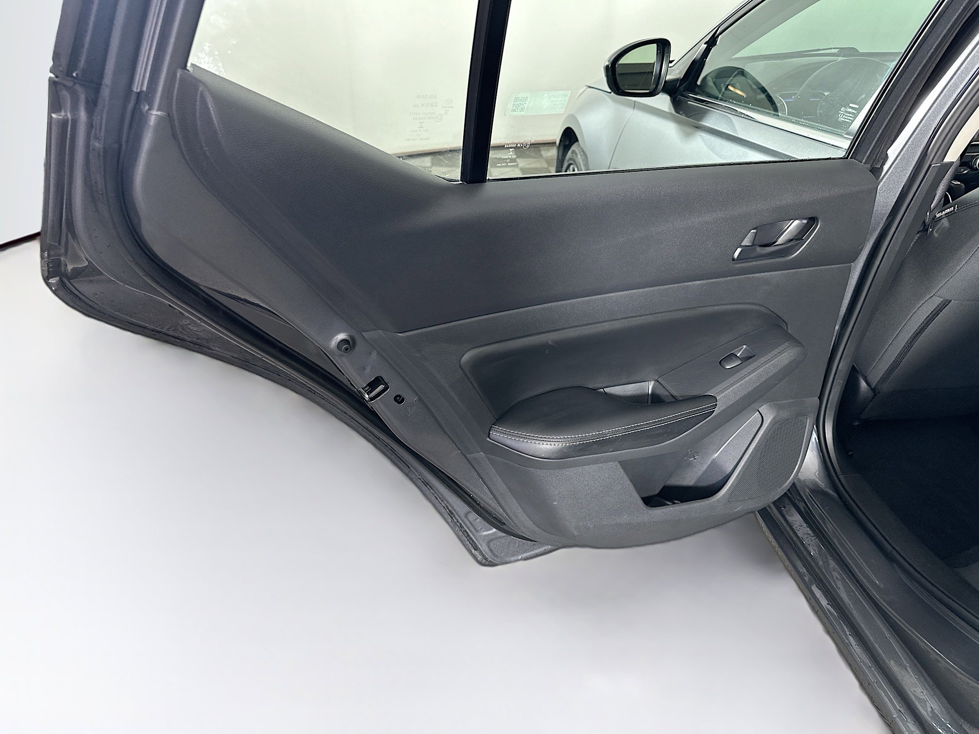 Used 2024 Nissan Altima 2.5 SV image 24