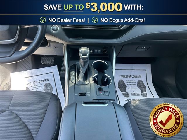 Used 2022 Toyota Highlander LE FWD image 20
