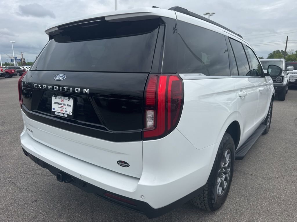 Used 2025 Ford Expedition Active AWD/4WD image 9