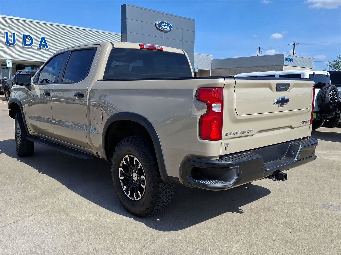 Used 2022 Chevrolet Silverado 1500 ZR2 w/ Technology Package AWD/4WD image 7