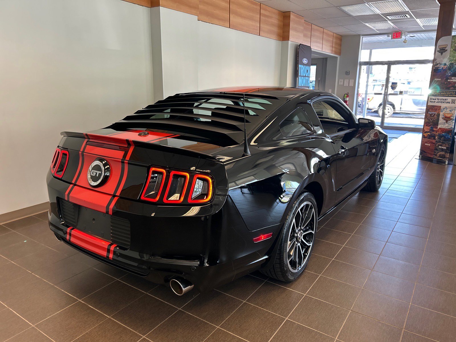 Used 2014 Ford Mustang GT Premium RWD image 10