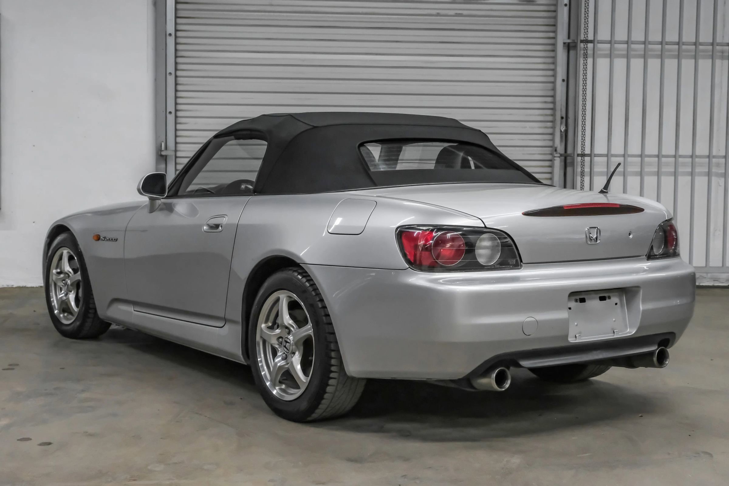 Used 2003 Honda S2000 image 10