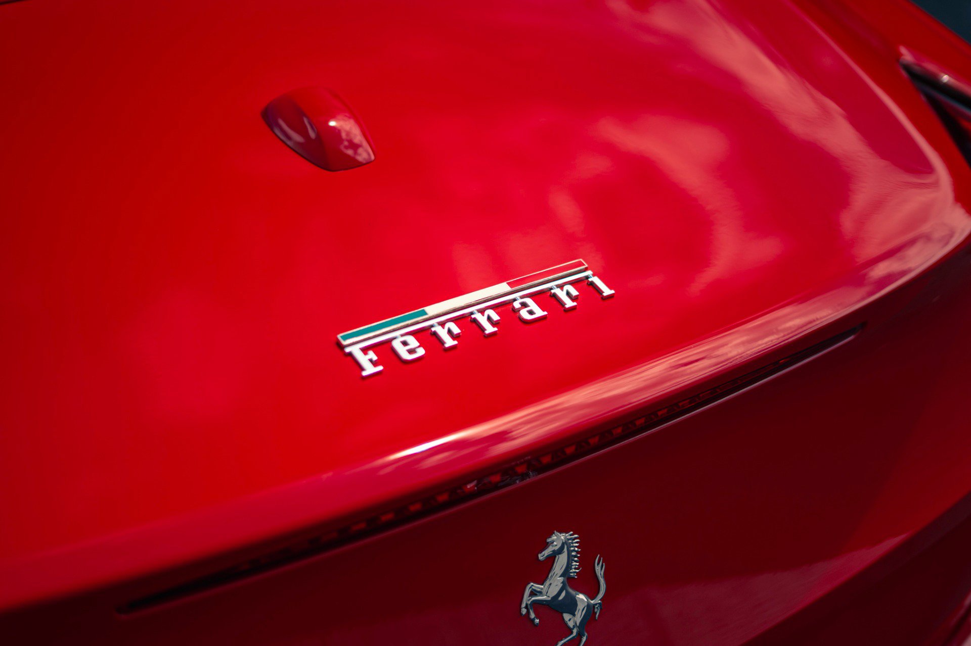 Used 2016 Ferrari California T RWD image 11